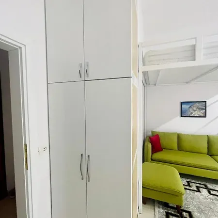 Comfy Close To Park Apartament Tirana