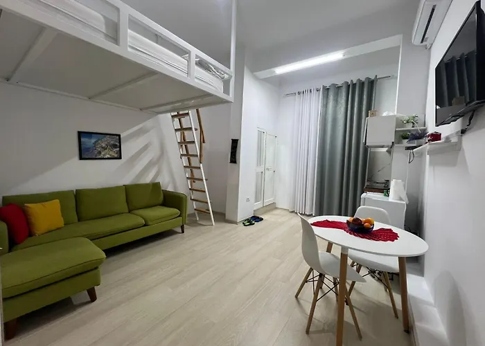 Comfy Close To Park Apartament